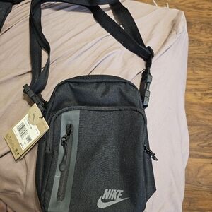 Nike Black Messenger Bag for Men